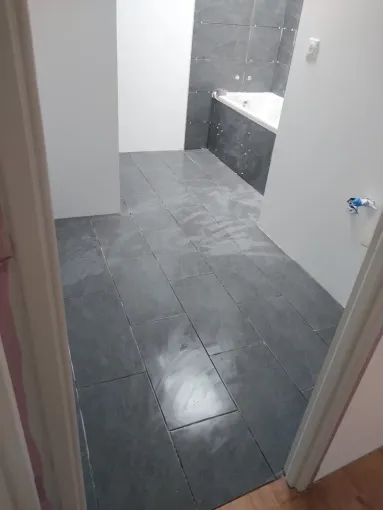 Pose de carrelage et faïence dans une salle de bain à Portets, Fargues-Saint-Hilaire, MD RENOVATION