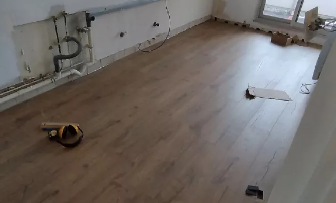 Pose d'un parquet stratifié dans un appartement à Mérignac , Fargues-Saint-Hilaire, MD RENOVATION