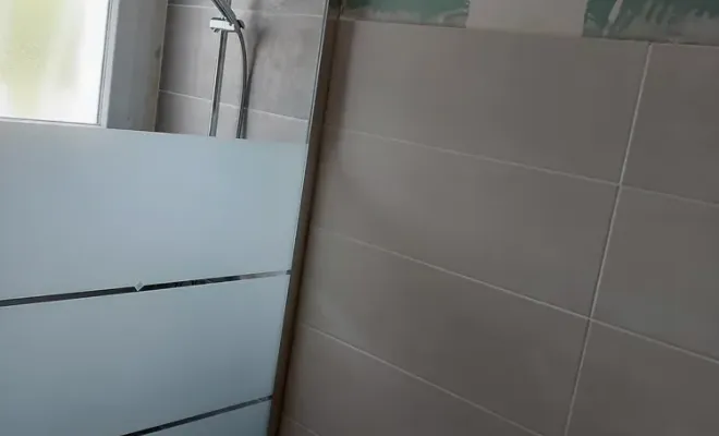 Rénovation d'une salle de bain à Cadarsac avec remplacement d'une baignoire par une douche, Fargues-Saint-Hilaire, MD RENOVATION