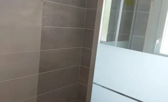 Rénovation d'une salle de bain à Cadarsac avec remplacement d'une baignoire par une douche, Fargues-Saint-Hilaire, MD RENOVATION